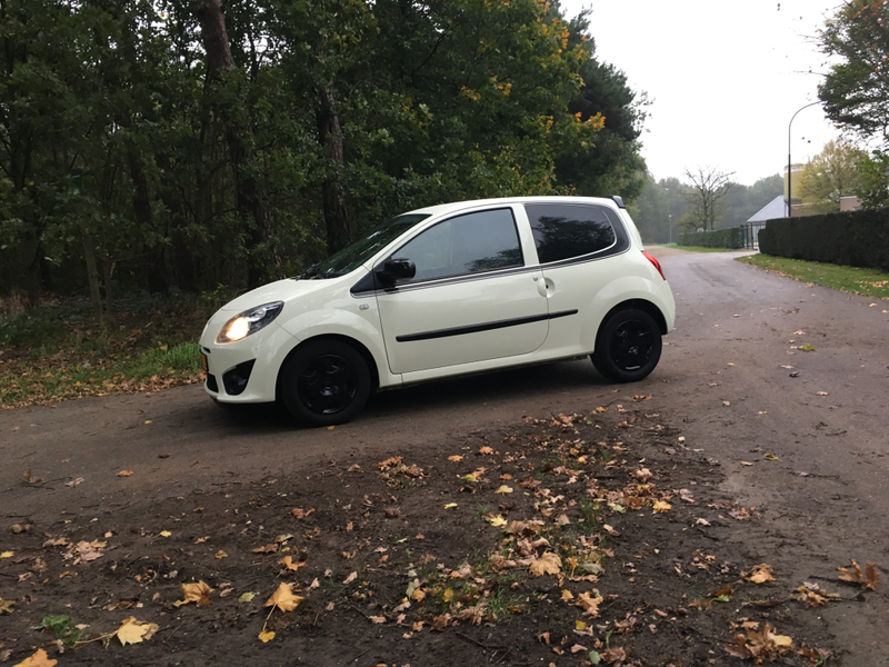 Illustration for article titled I'm reunited with my Twingo for the weekend!